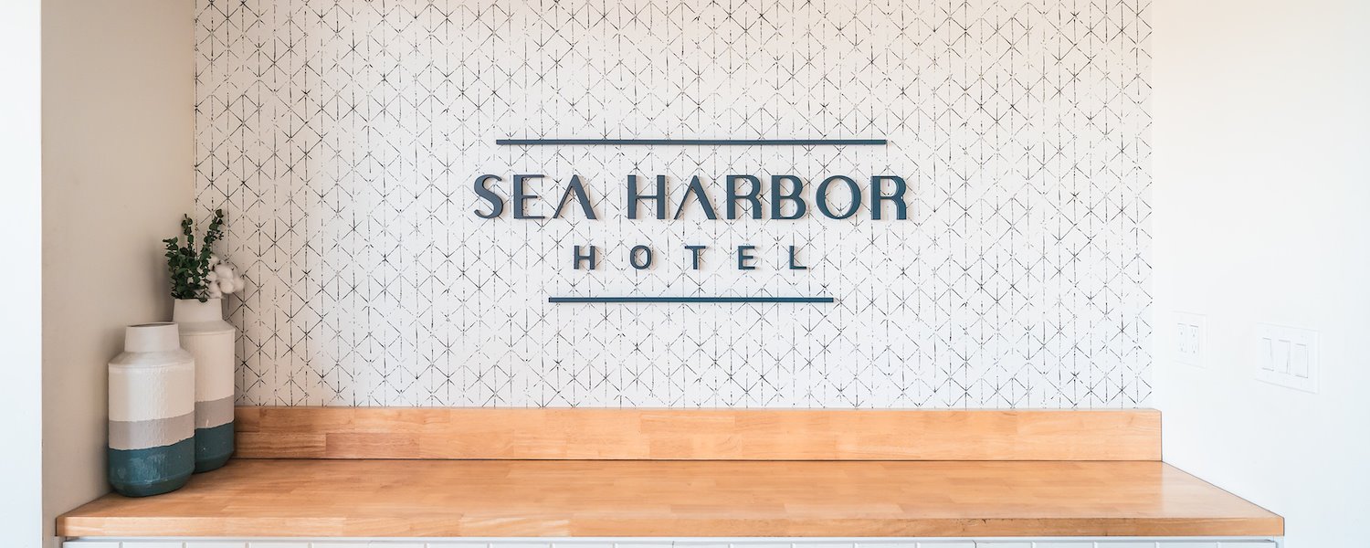 Swimming Pool @ Sea Harbor Hotel San Diego